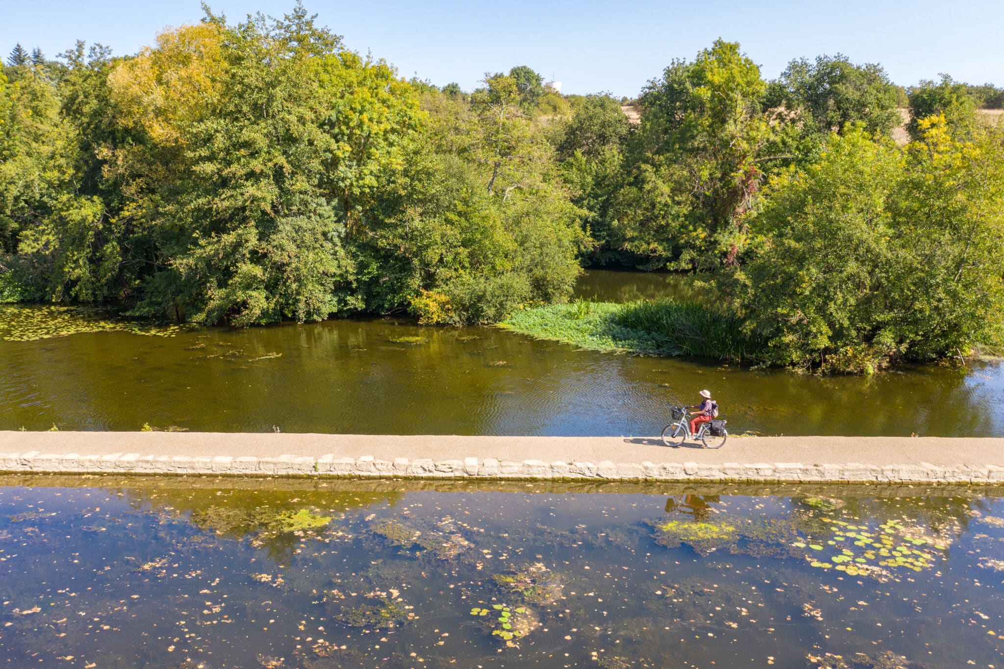 de-rives-en-rives-a-velo