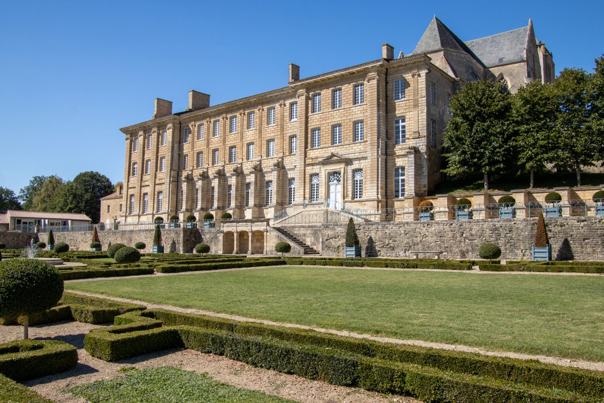 abbaye-royale-celles-sur-belle