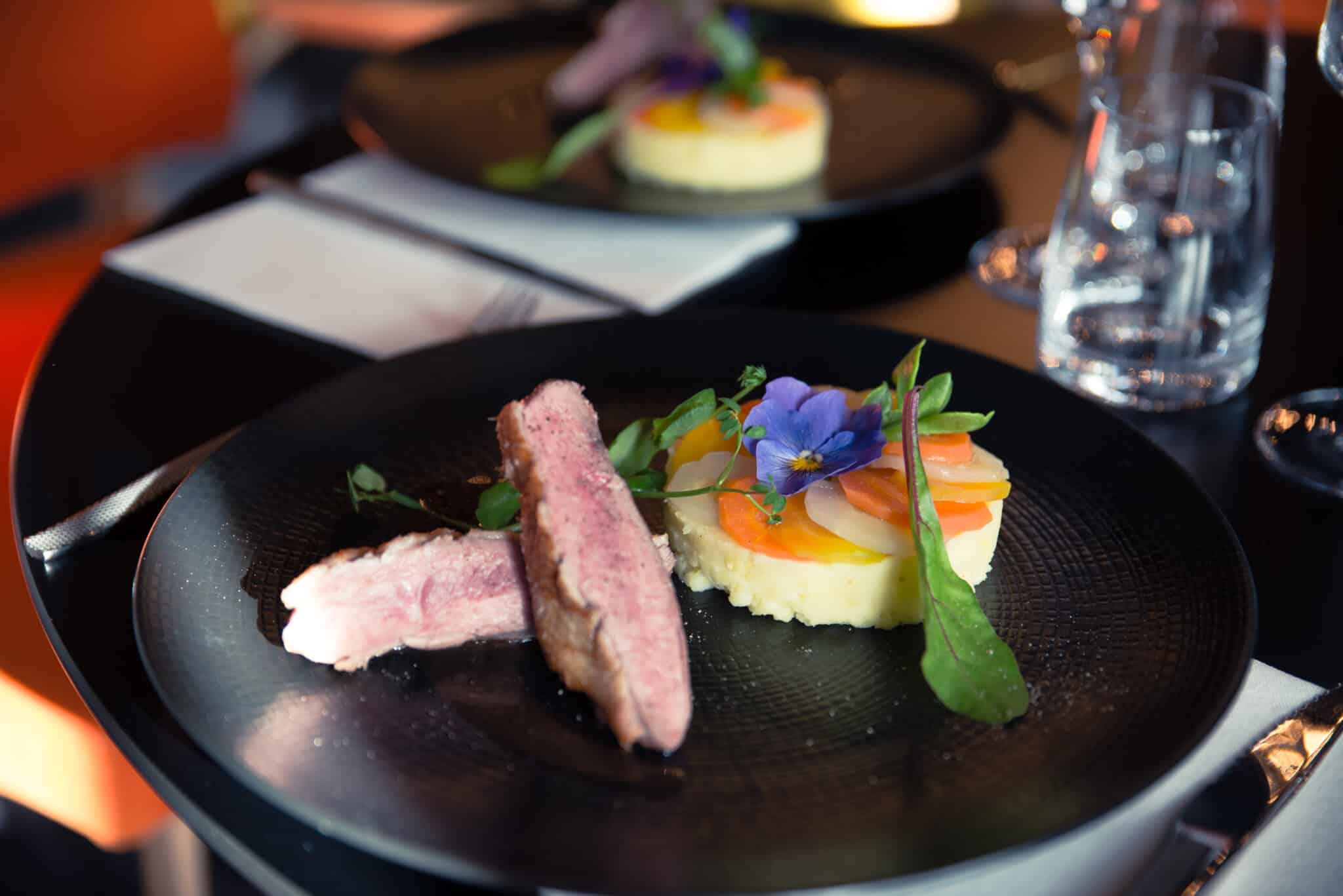 restaurant-le-boeuf-en-ecailles-magne