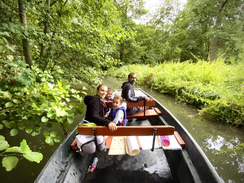 Au rythme de vos envies En barque au lever du jour, à vélo, à pied ou pour une chasse au trésor animée sur une embarcation. Dégustation de produits régionaux au bord de l'eau.