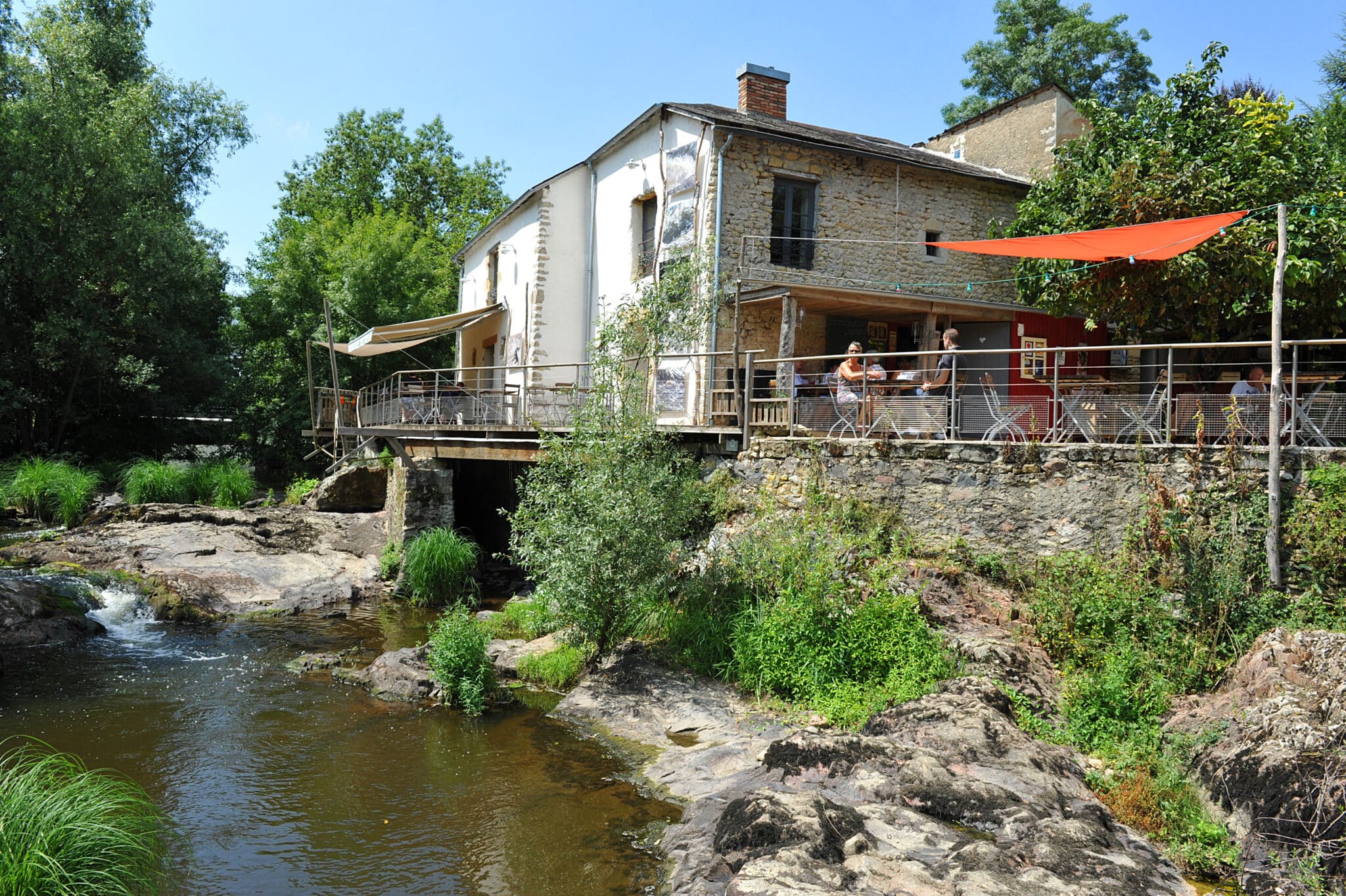 trompe souris cafe - luzay